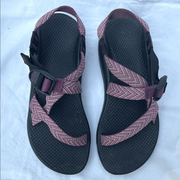 Women's Chacos pink strappy sandals sz 9 - Picture 8 of 13